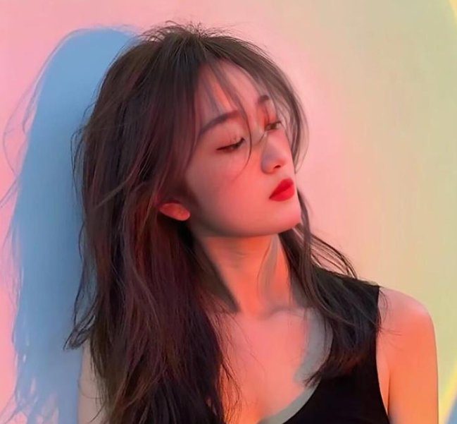 三个摩登女性